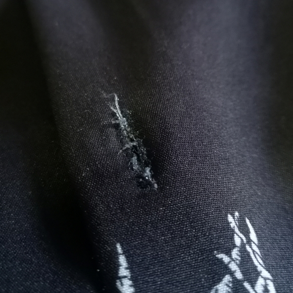 Unisex Skull Button Up - Picture 4 of 4